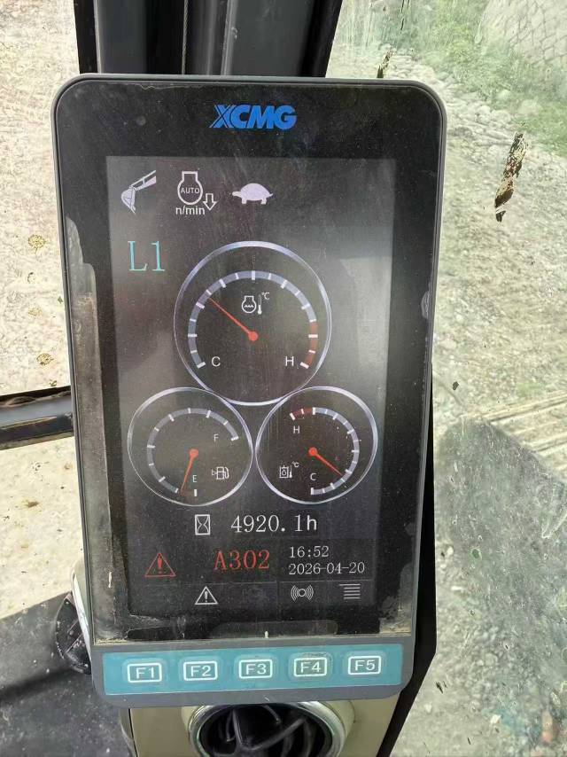 Buy XCMG XE215DA Used Excavator / 4