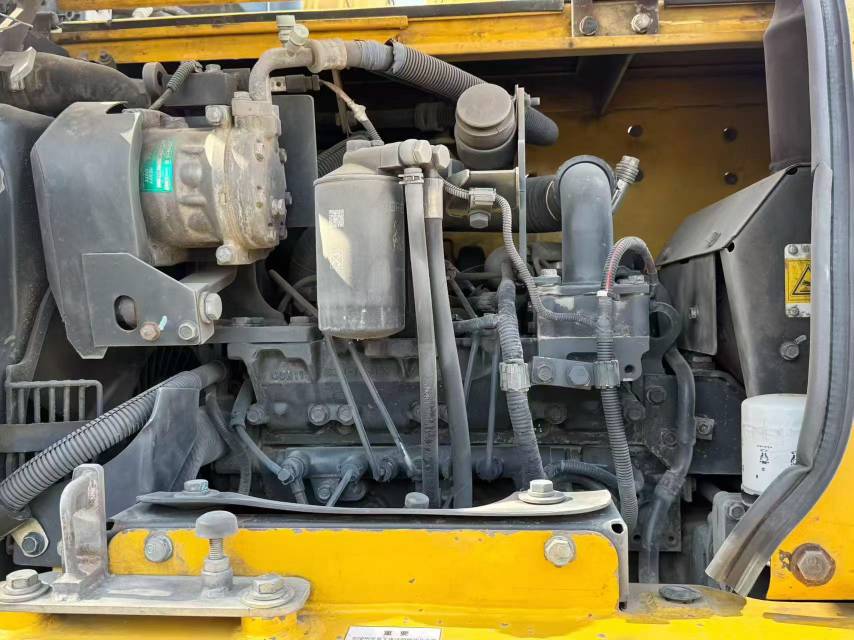 Buy Komatsu Used Excavator / 4