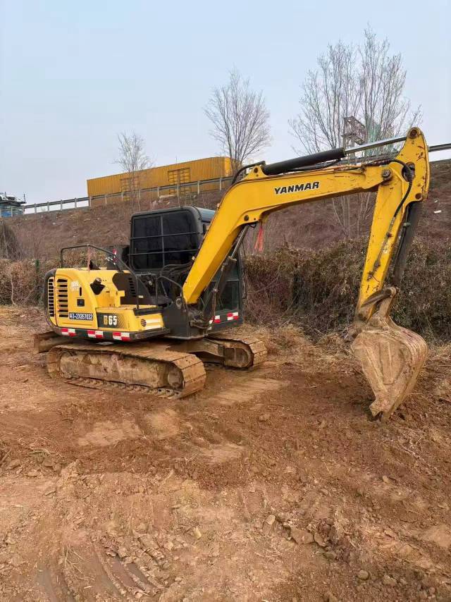 Buy Yanmar B65 Used Excavator / 6