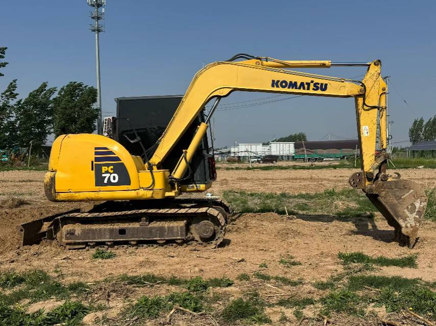 Buy Komatsu Used Excavator / 5