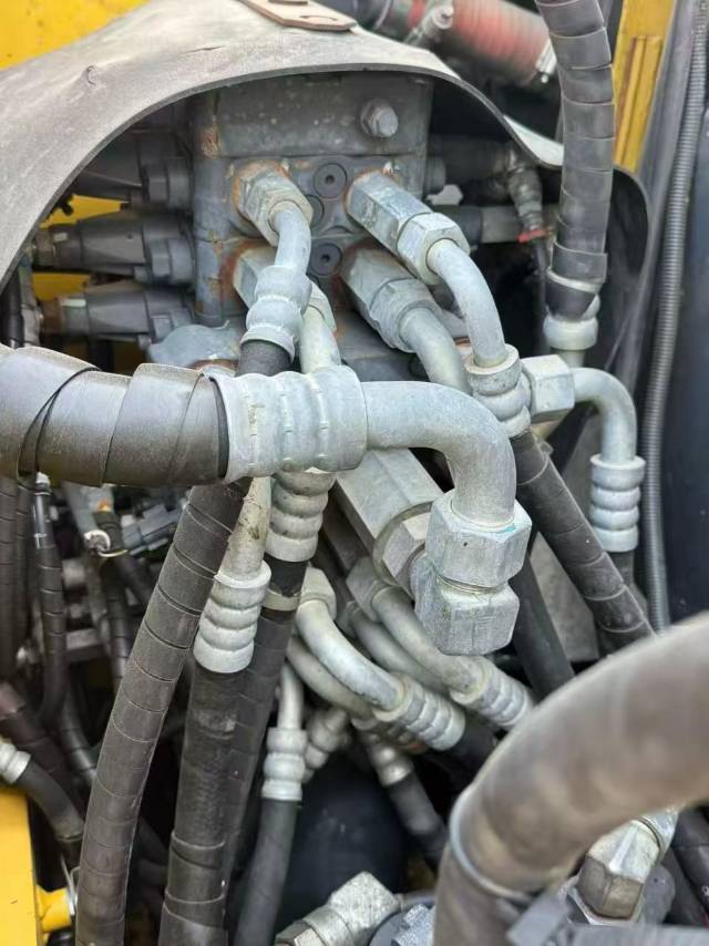 Buy Komatsu Used Excavator / 2