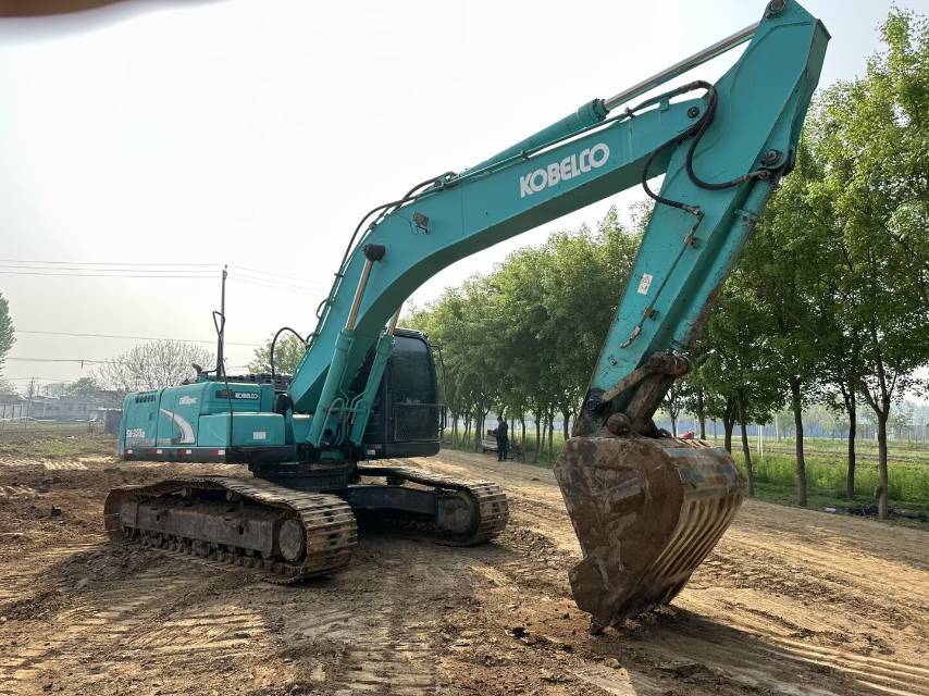 Buy Kobelco SK260 Used Excavator / 3