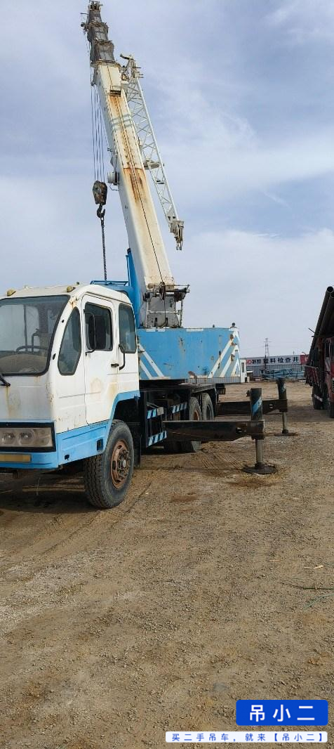 Buy XCMG 16D Used Crane / 2