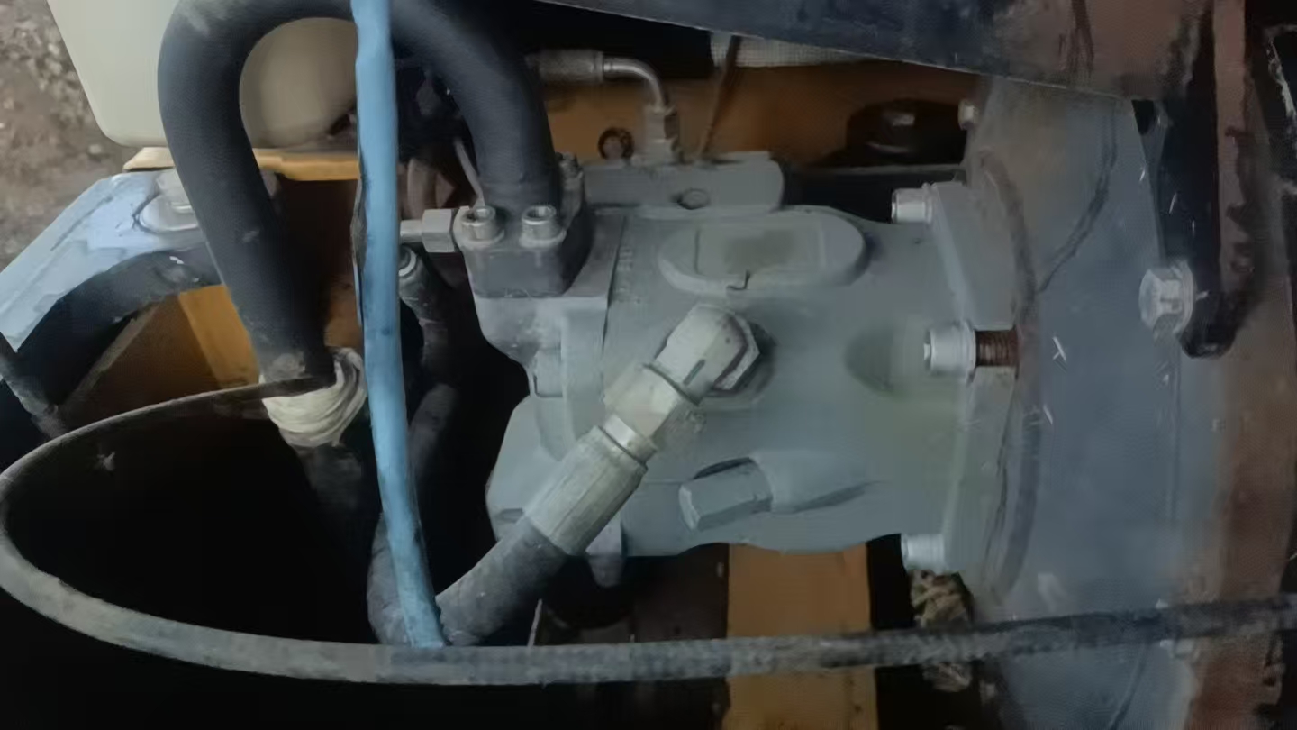 Buy XCMG XE60D Used Excavator / 2