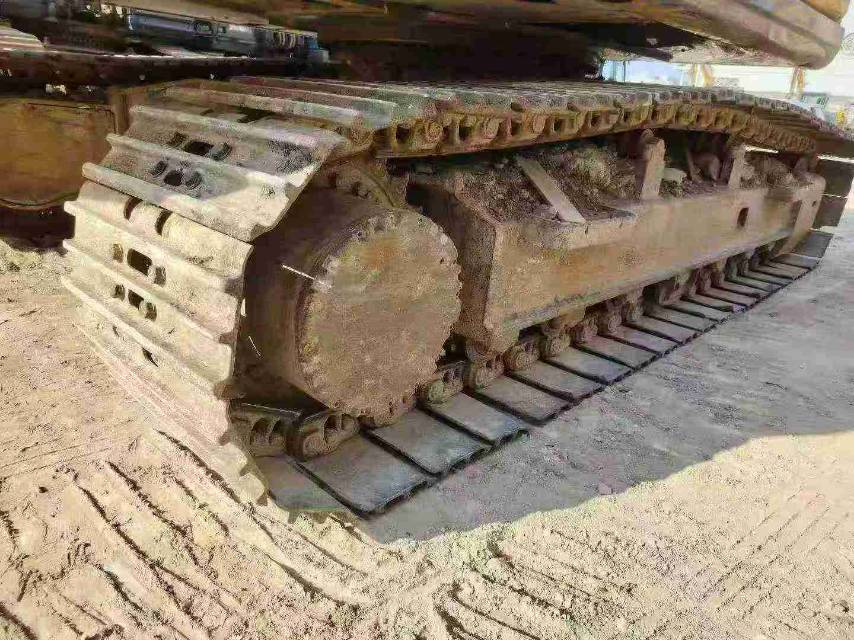 Buy XCMG XE2000E Used Excavator / 8