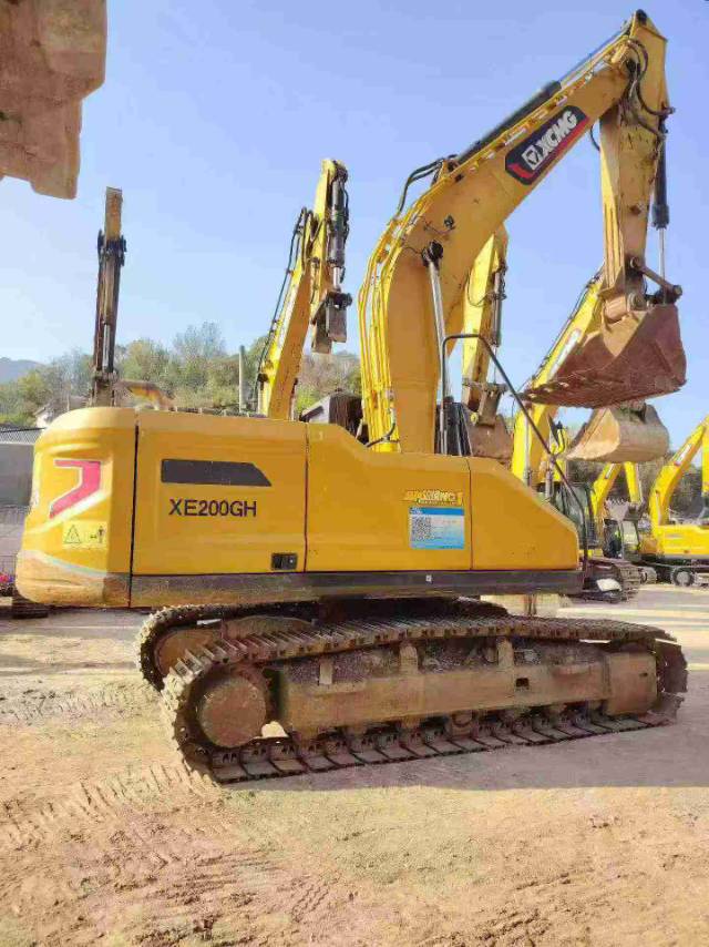 Buy XCMG XE2000E Used Excavator / 2