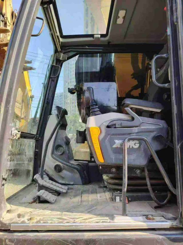 Buy XCMG XE2000E Used Excavator / 5