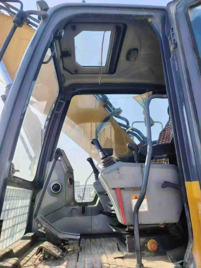 Buy XCMG XE7000 Used Excavator / 6