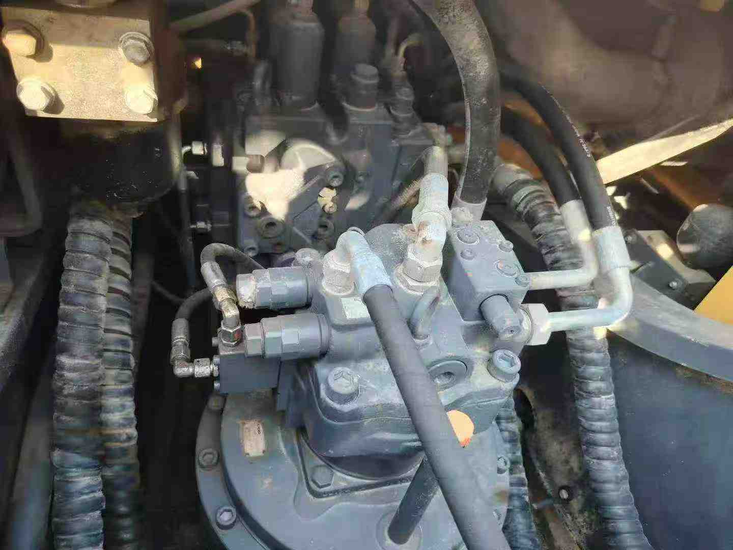 Buy XCMG XE7000 Used Excavator / 4