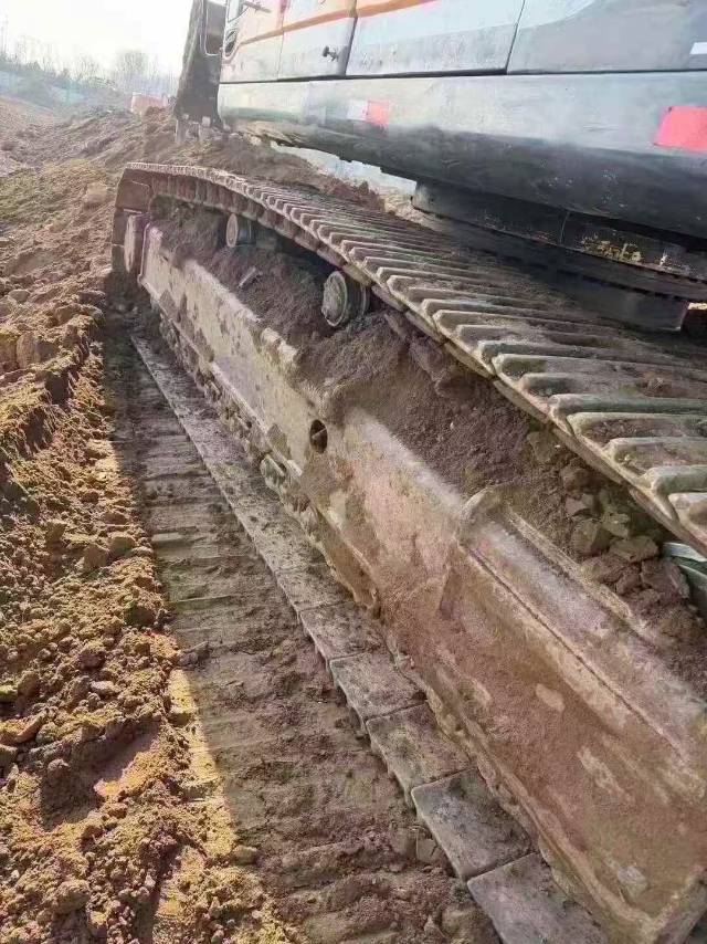 Buy Hyundai 385LC-9T Used Excavator / 3