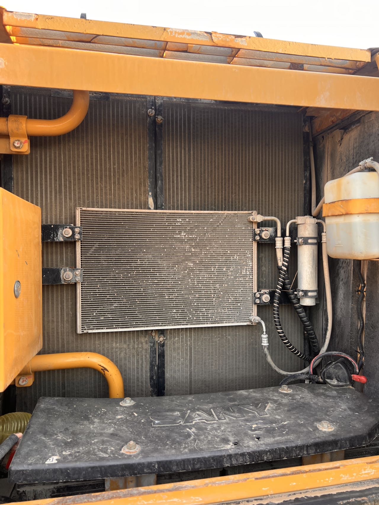 Buy Sany SY215C Used Excavator / 4