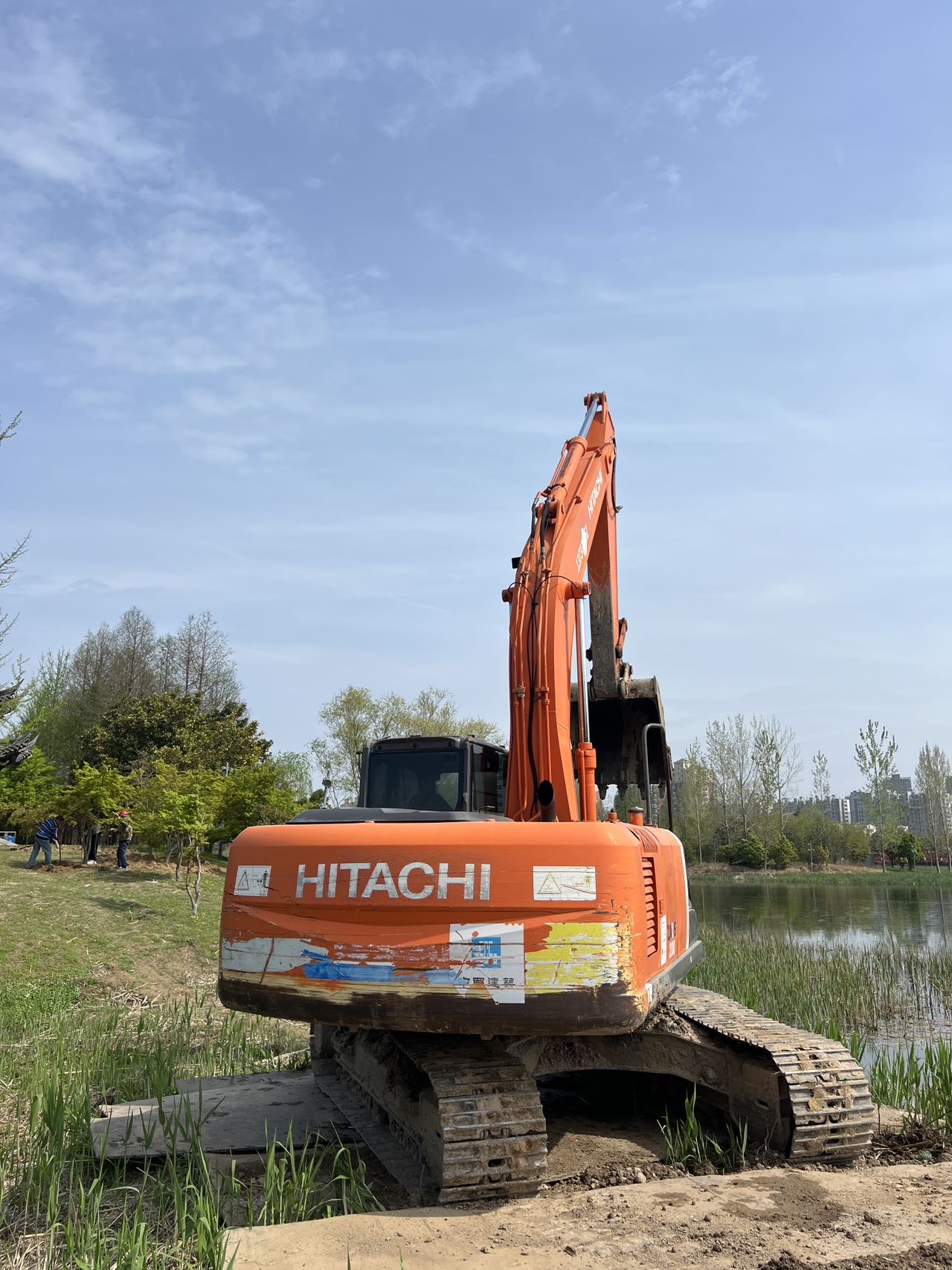 Buy Hitachi ZAXIS200 Used Excavator / 3