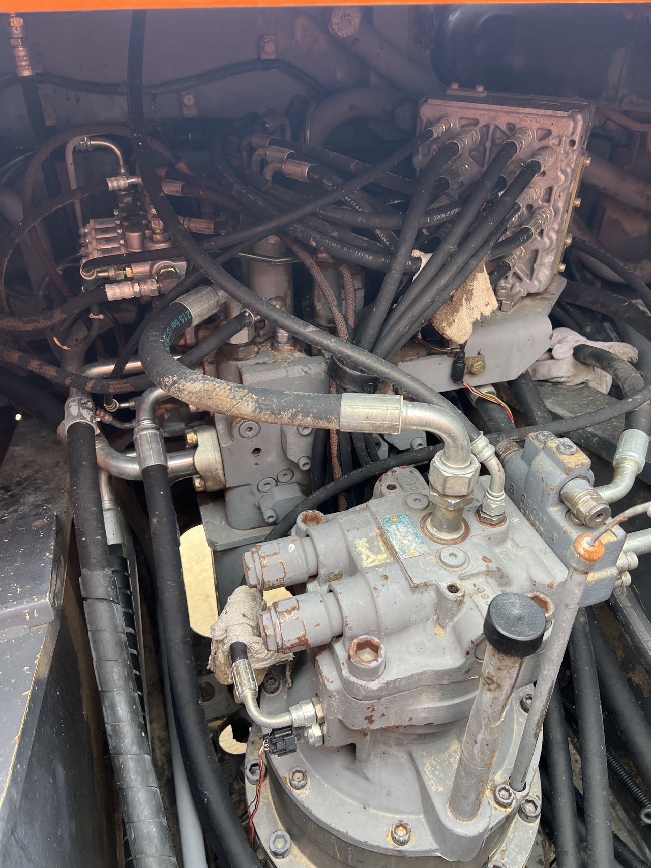 Buy Hitachi ZAXIS200 Used Excavator / 9