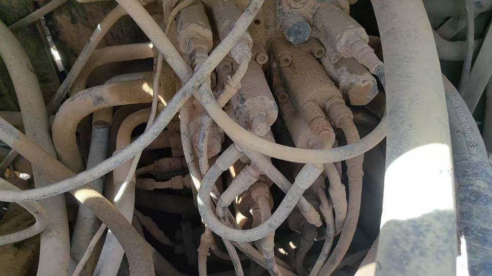 Buy Sumitomo 240-6 Used Excavator / 9