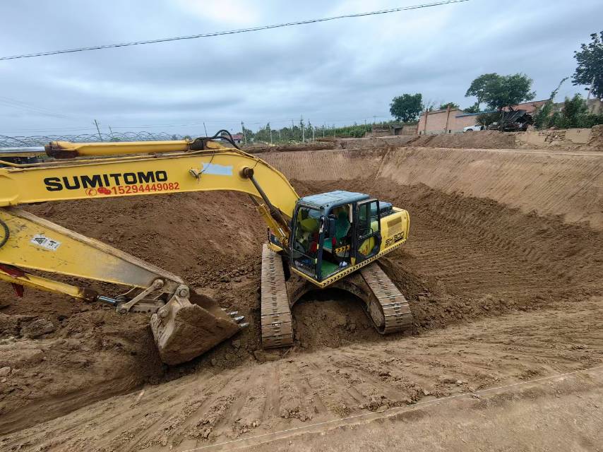 Buy Sumitomo 240-6 Used Excavator / 3