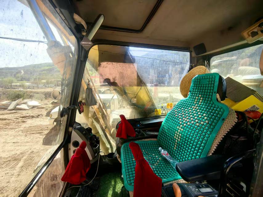 Buy Sumitomo 240-6 Used Excavator / 12