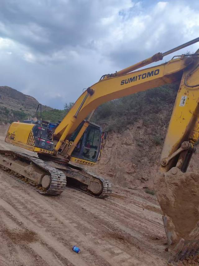 Buy Sumitomo 240-6 Used Excavator / 7