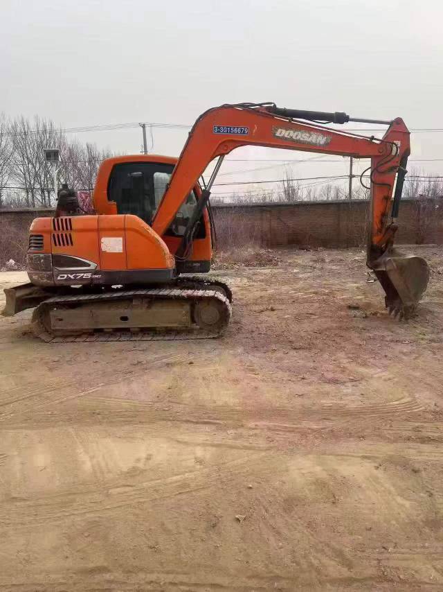 Buy Doosan 75-7 Used Excavator / 9