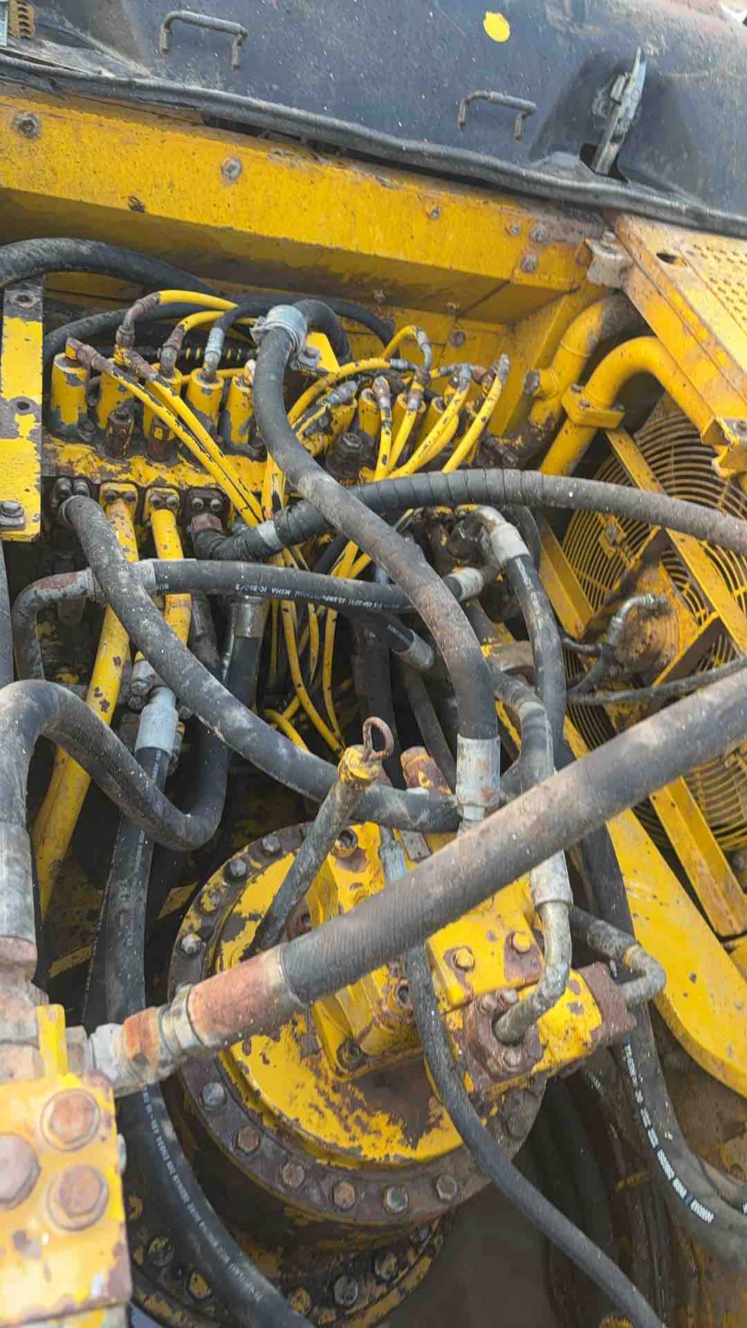 Buy Caterpillar 330D Used Excavator / 4