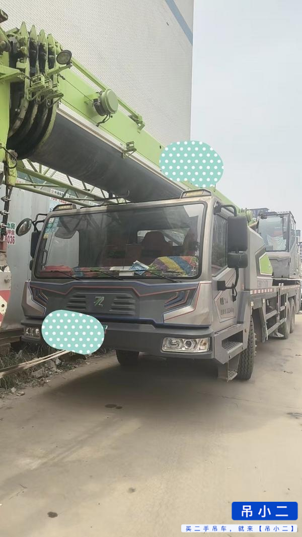 Buy Zoomlion ZTC251VE562 Used Crane / 2