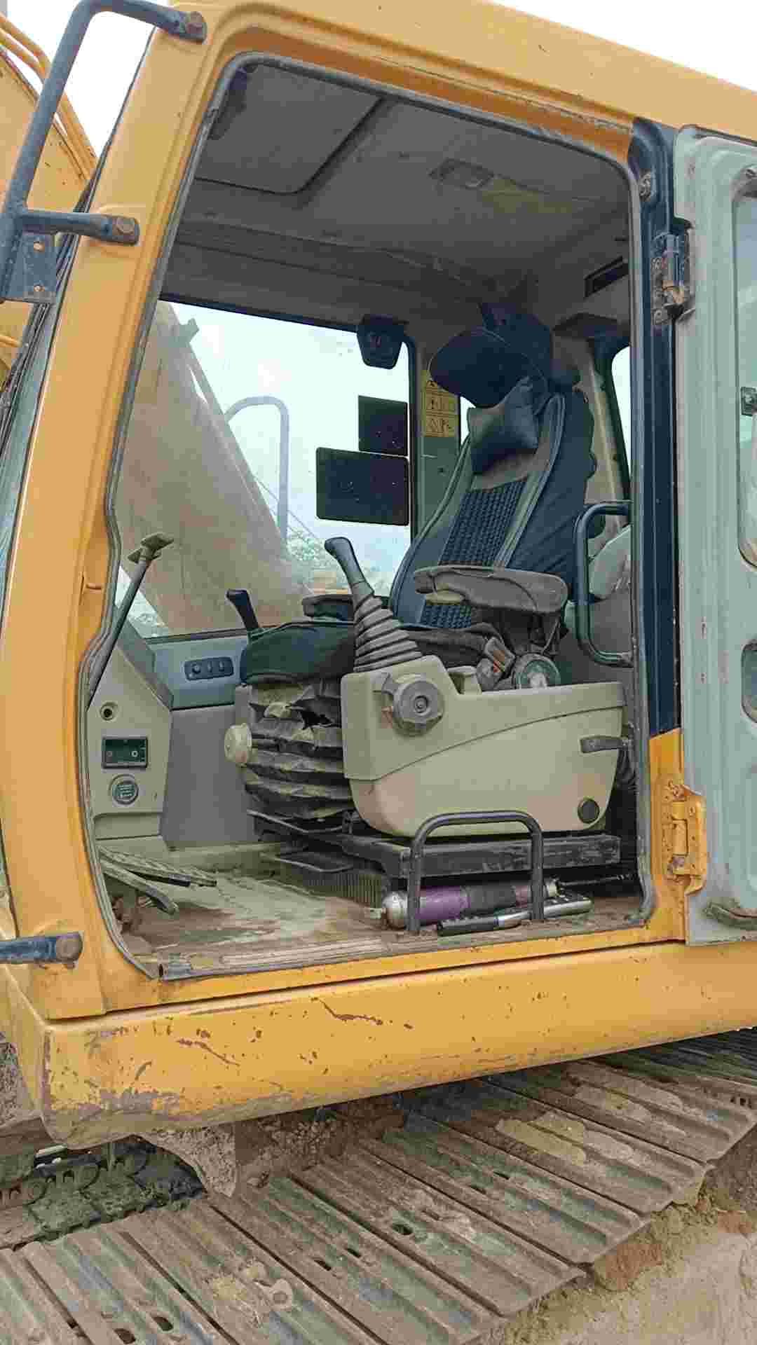 Buy Hyundai 150W-7 Used Excavator / 10