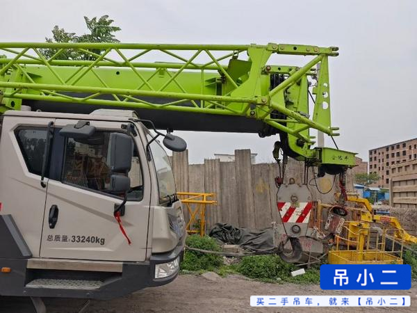 Buy Zoomlion ZTC251VE562 Used Crane / 2