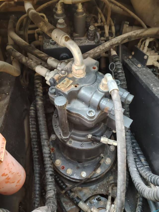 Buy XCMG XE205DA Used Excavator / 4