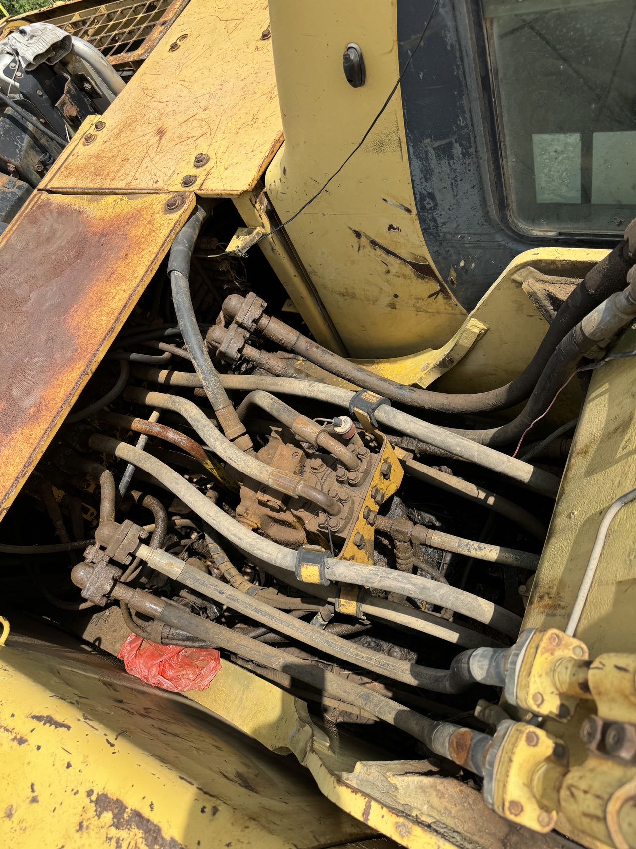 Buy Komatsu PC200-6E Used Excavator / 8