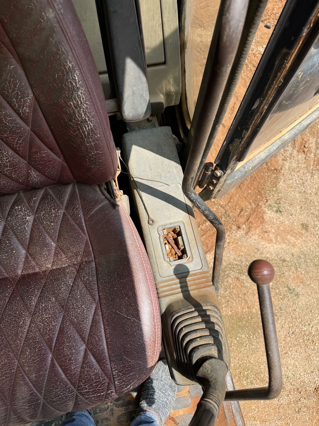 Buy Komatsu PC200-6E Used Excavator / 11