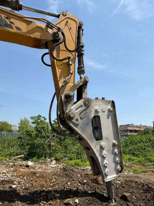 Buy Sany SY550HD Used Excavator / 4