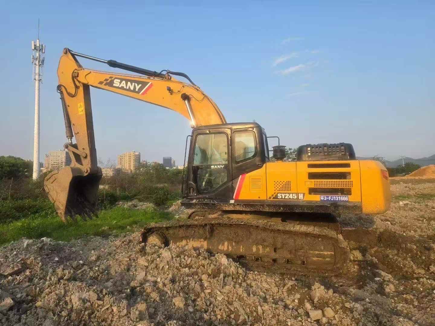 Buy Sany SY245H Used Excavator / 8