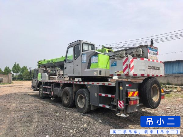 Buy Zoomlion 201E Used Crane / 3