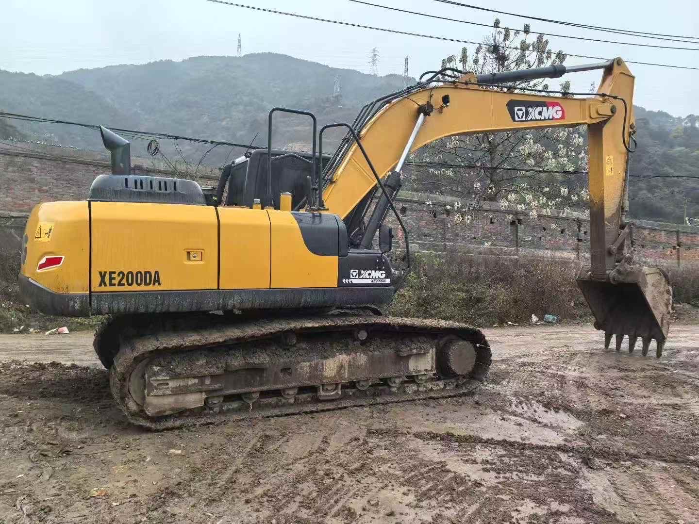 Buy XCMG XE200 Used Excavator / 7