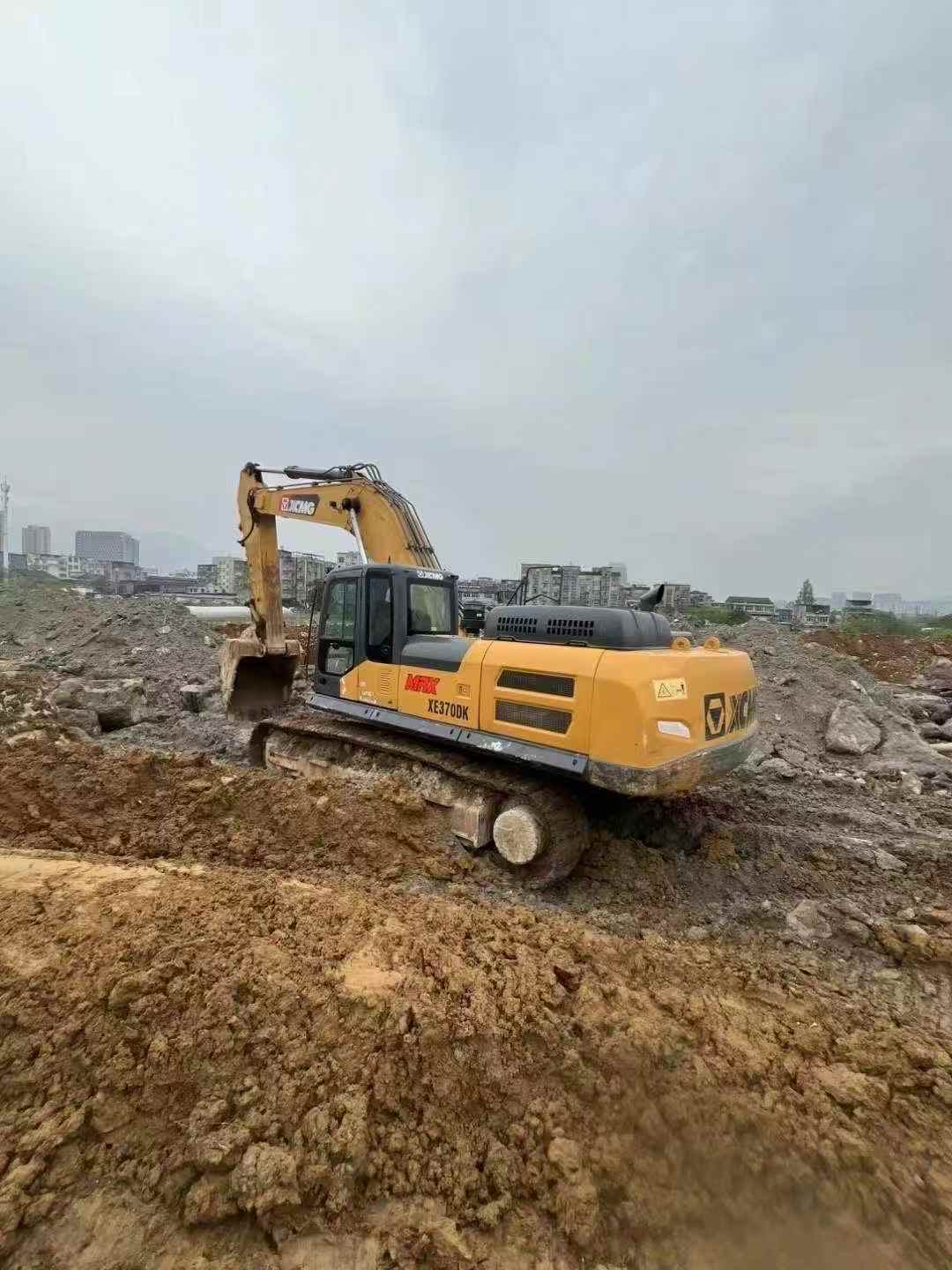 Buy XCMG XE370 Used Excavator / 9