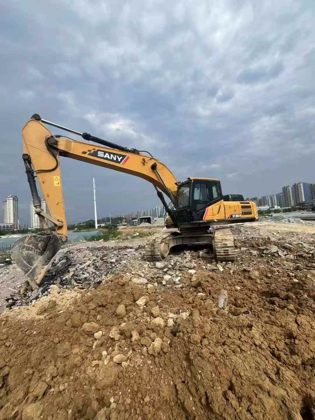 Buy Sany SY305H Used Excavator / 3