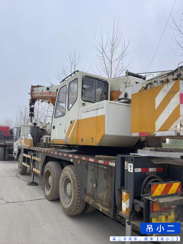 Buy Zoomlion 25V Used Crane