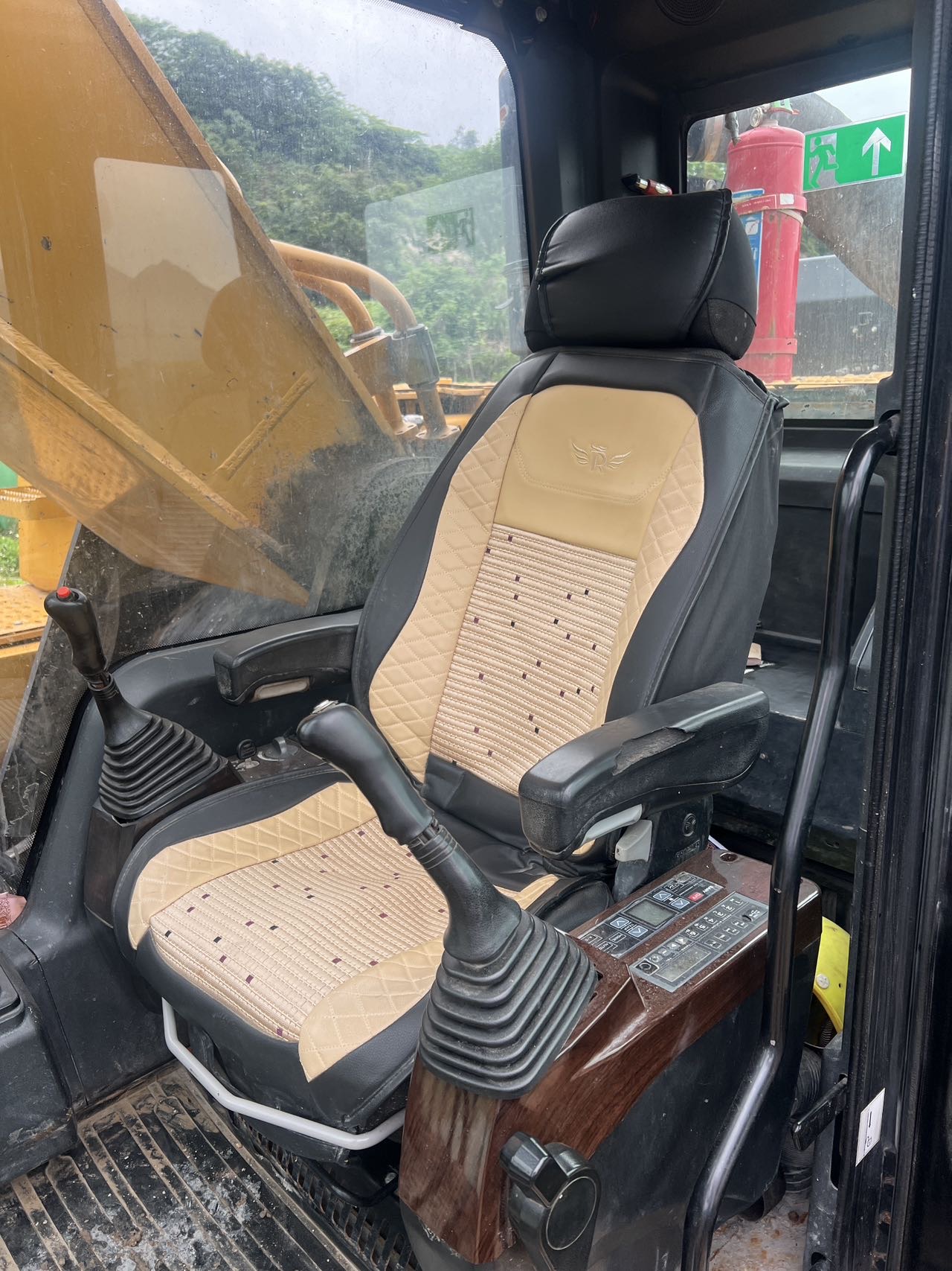 Buy Sany SY550H Used Excavator / 16