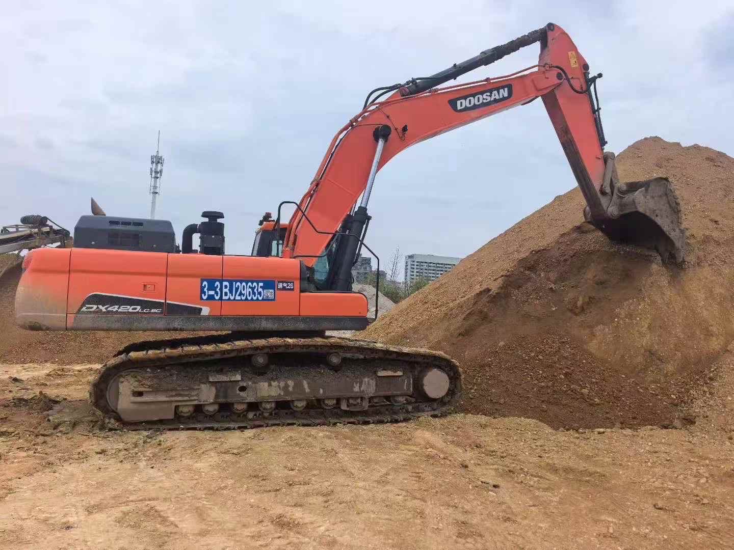 Buy Doosan DH420 Used Excavator / 6