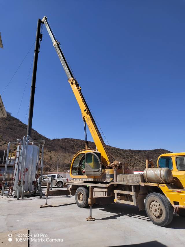 Buy XCMG QY12B.5 Used Crane / 3