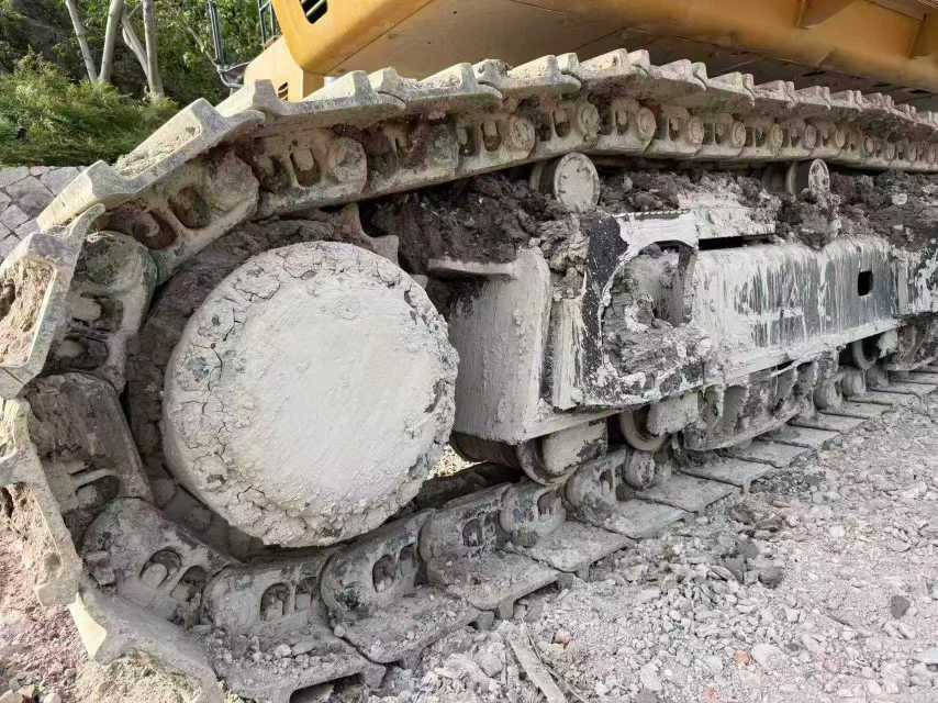 Buy Caterpillar 374D Used Excavator / 8