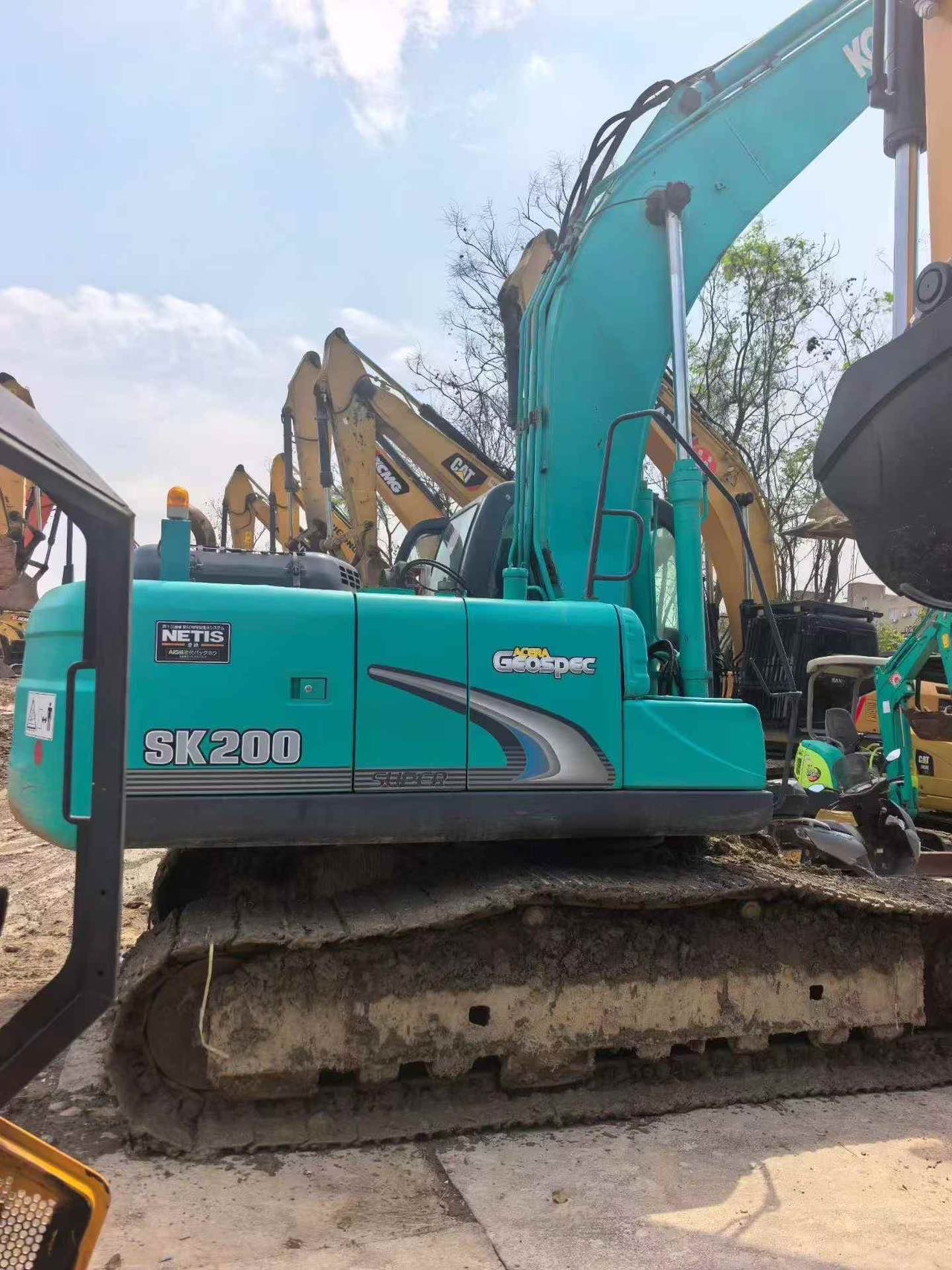 Buy Kobelco SK200 Used Excavator / 3