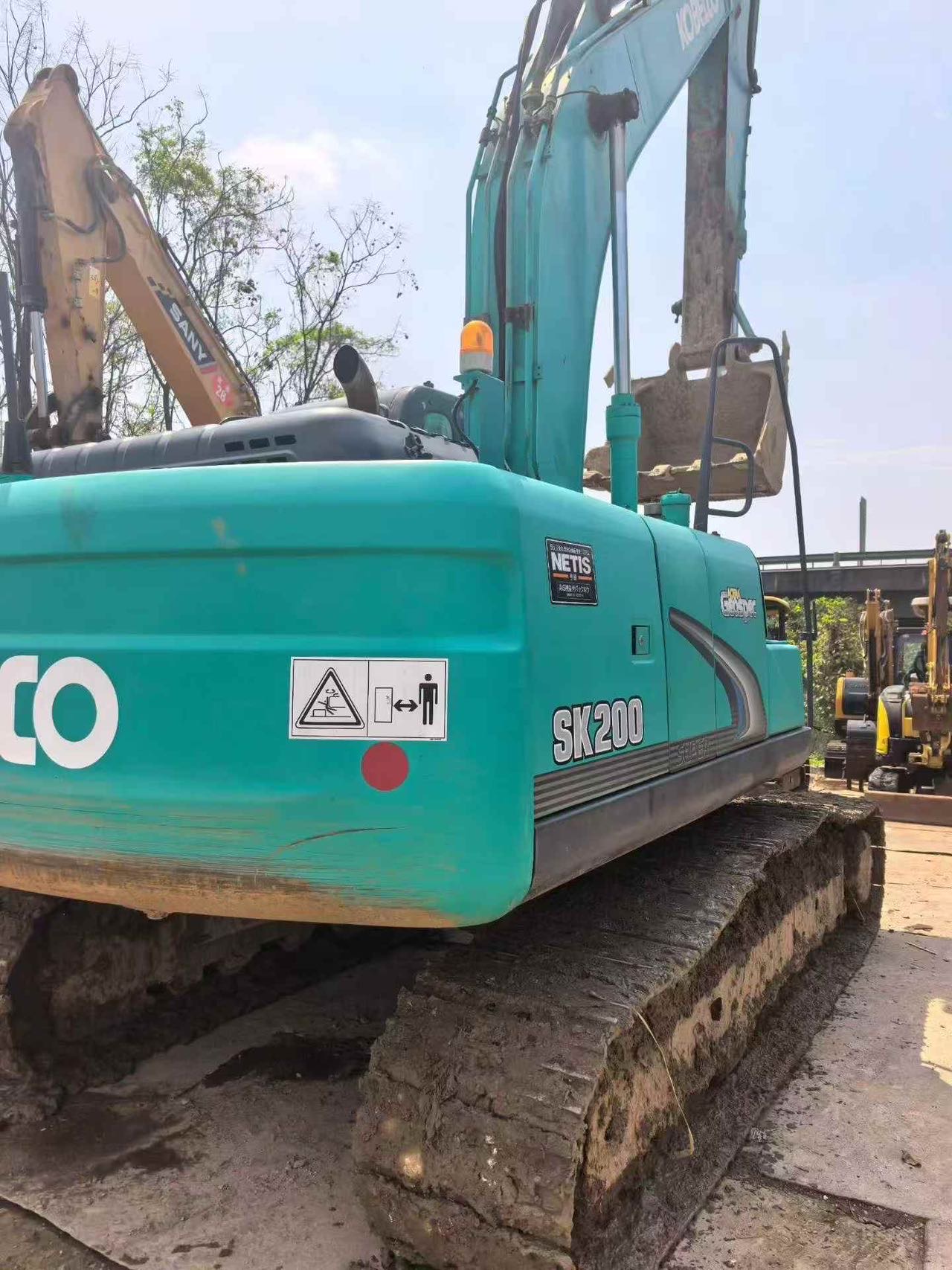 Buy Kobelco SK200 Used Excavator / 2