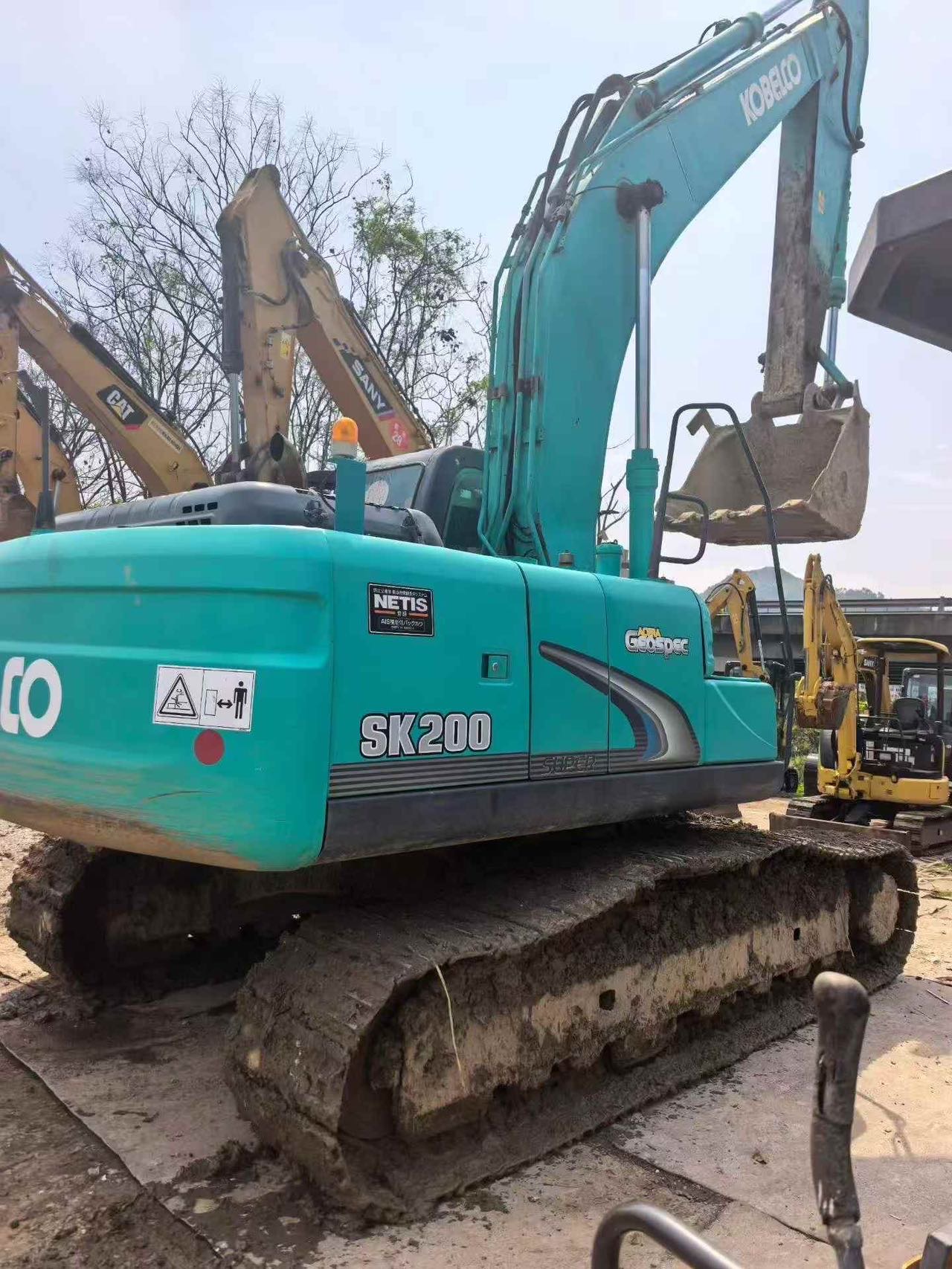 Buy Kobelco SK200 Used Excavator / 4