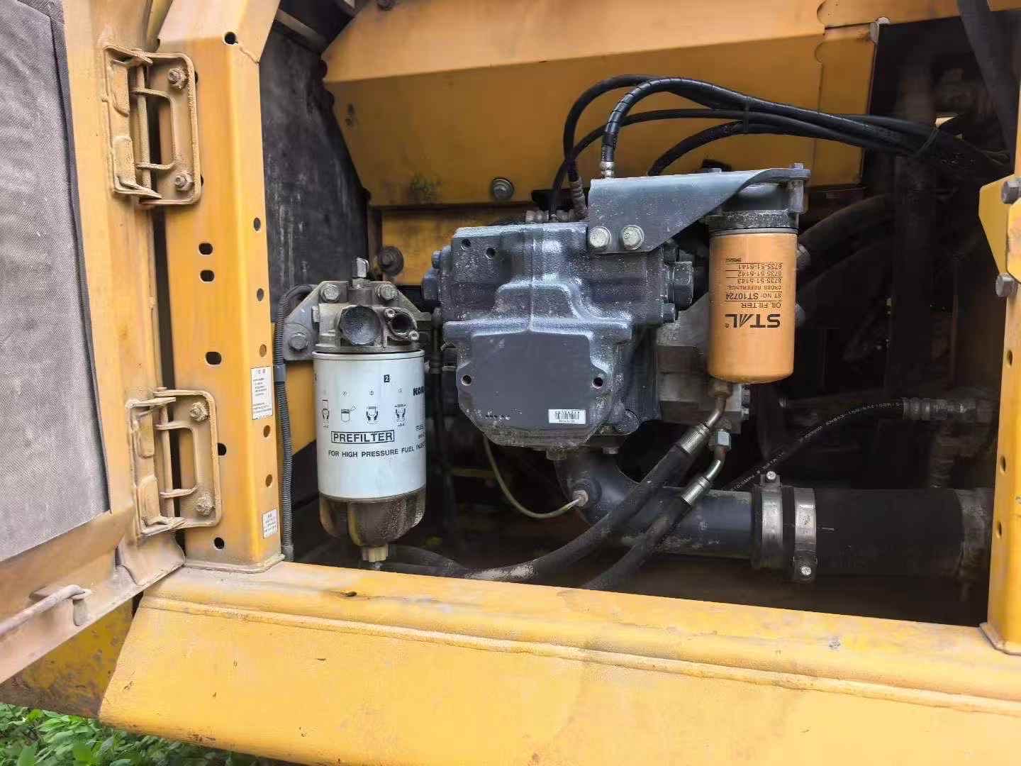 Buy Komatsu PC240LC-8M0 Used Excavator / 4