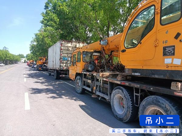 Buy XCMG 16D Used Crane / 3