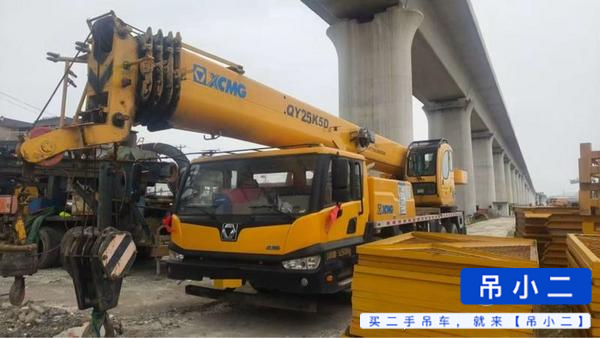 Buy XCMG 25K5D Used Crane / 2