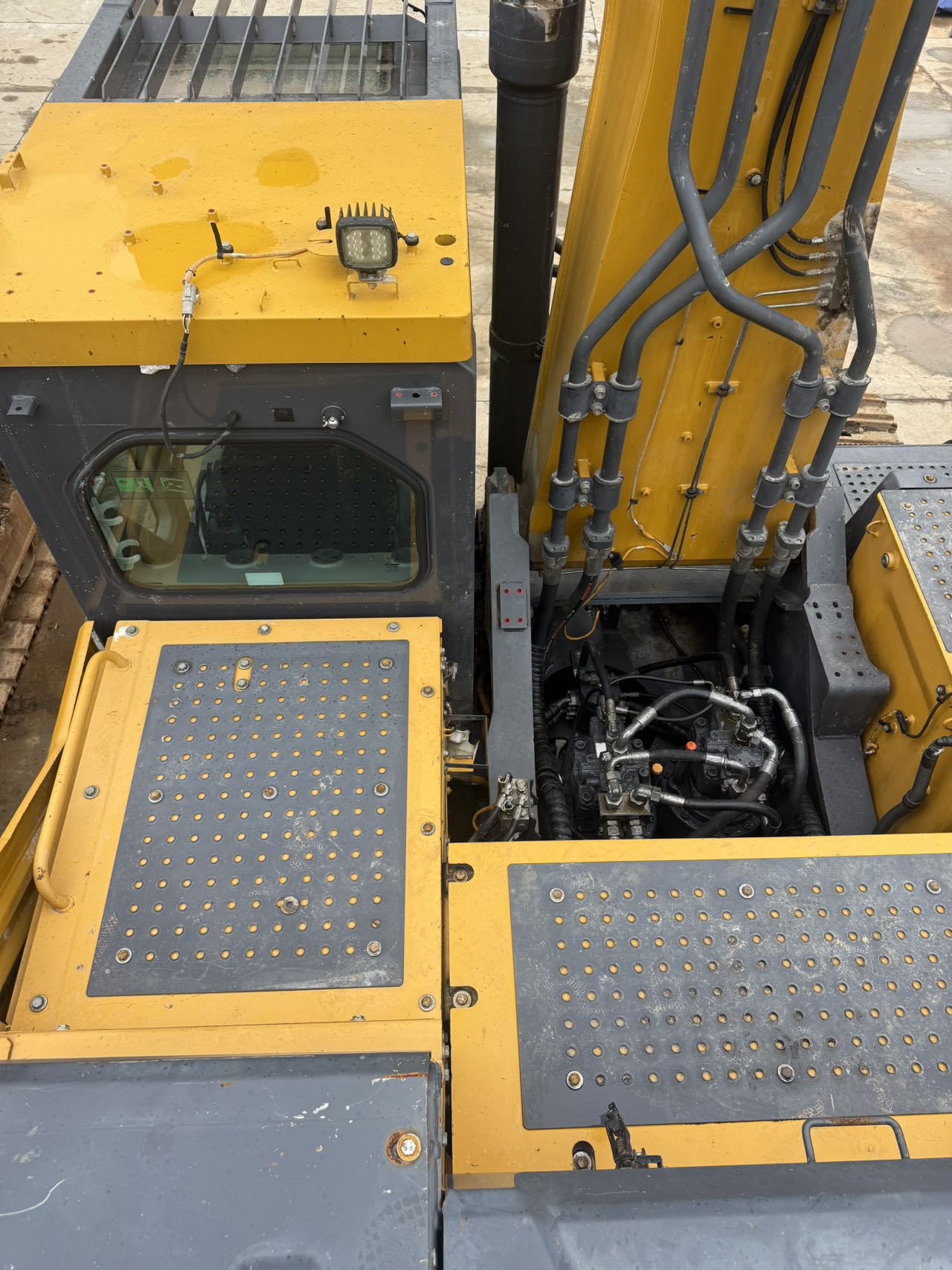 Buy XCMG XE600DK MAX Used Excavator / 2