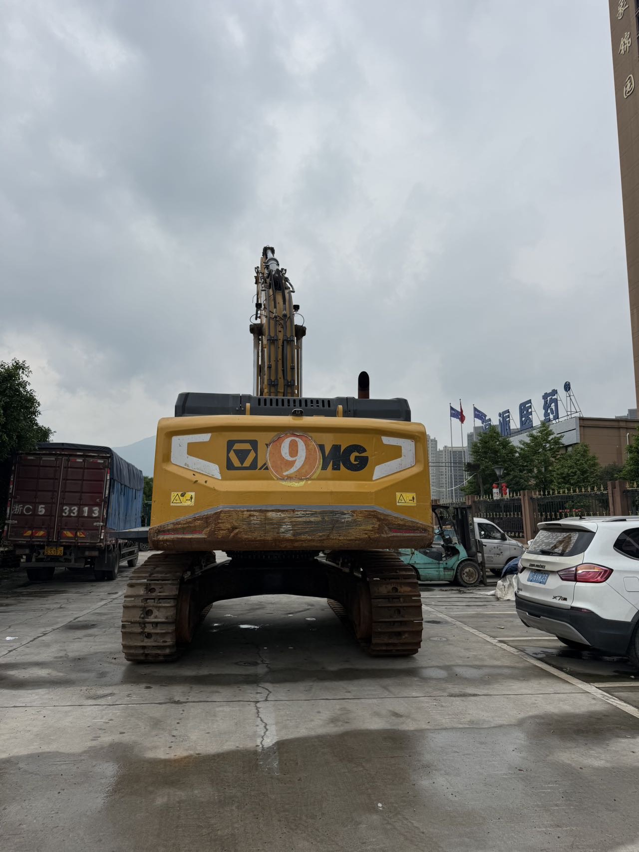 Buy XCMG XE600DK MAX Used Excavator / 4