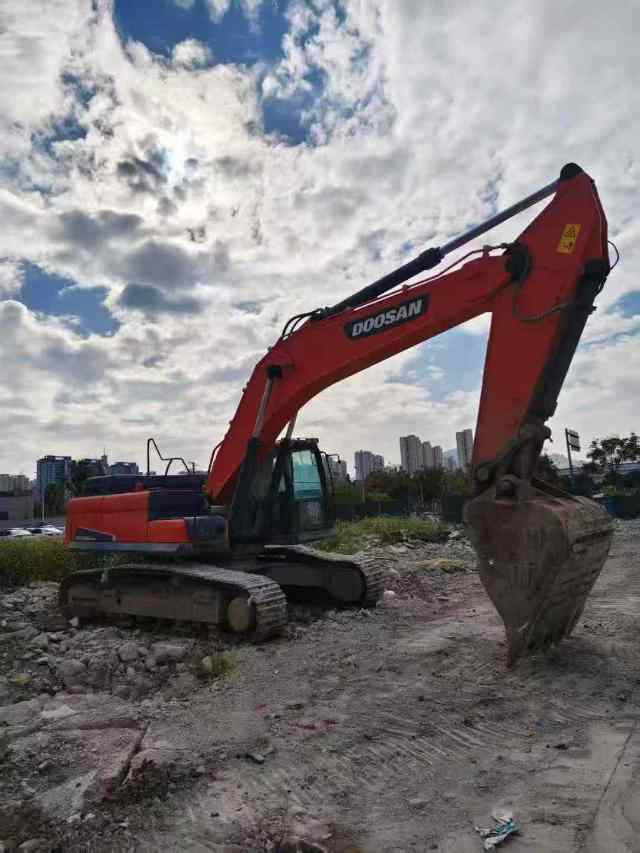 Buy Doosan DX380LC-9C Used Excavator / 8