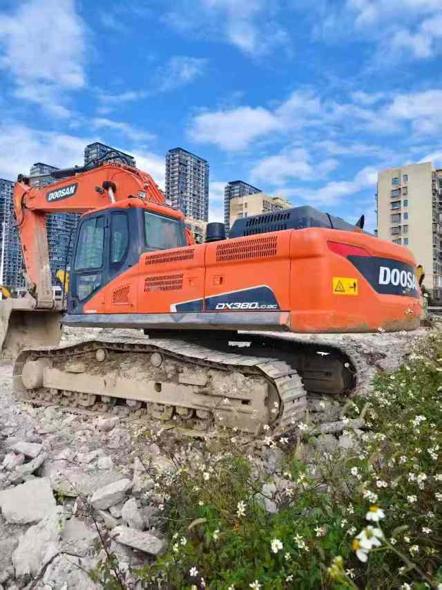Buy Doosan DX380LC-9C Used Excavator / 16